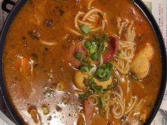 招牌炸酱小锅米线-肥汁米蘭香港米线(宁波路总店)