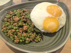 双蛋流心打抛饭-mango tree芒果树泰国餐厅(青岛万象城店)