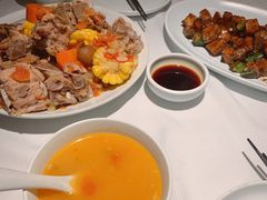番茄玉米煲龙骨-汤城小厨•粤菜•靓汤(金宝街店)
