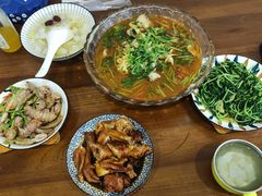 -香巴拉云南餐厅(华莱坞店)