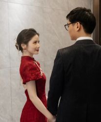 点击看大图 -挪娅婚纱摄影皇家会所