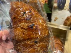 焦糖牛角酥-PAPER STONE BAKERY(天汇广场店)