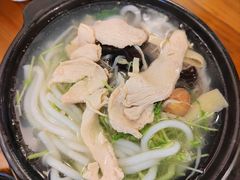 -丽虹云南过桥米线(兴工街店)