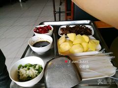 -70後铁锅炖(坡博总店)
