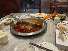 -忘情水鱼头·鲜鱼火锅(滨江中路店)