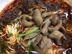 特色肥肠面-耙豌豆重庆小面