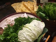 -老牌坊云南鱼豆花火锅(爱建店)