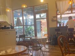 靠窗位-有七甜品(恒达产业园店)