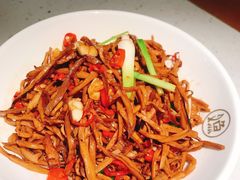 -江渔儿酸菜鱼(奥园广场金发购物中心店)