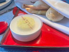 餐前面包配黄油-弦月窗LUNETTE BY AMANDA(复兴路店)