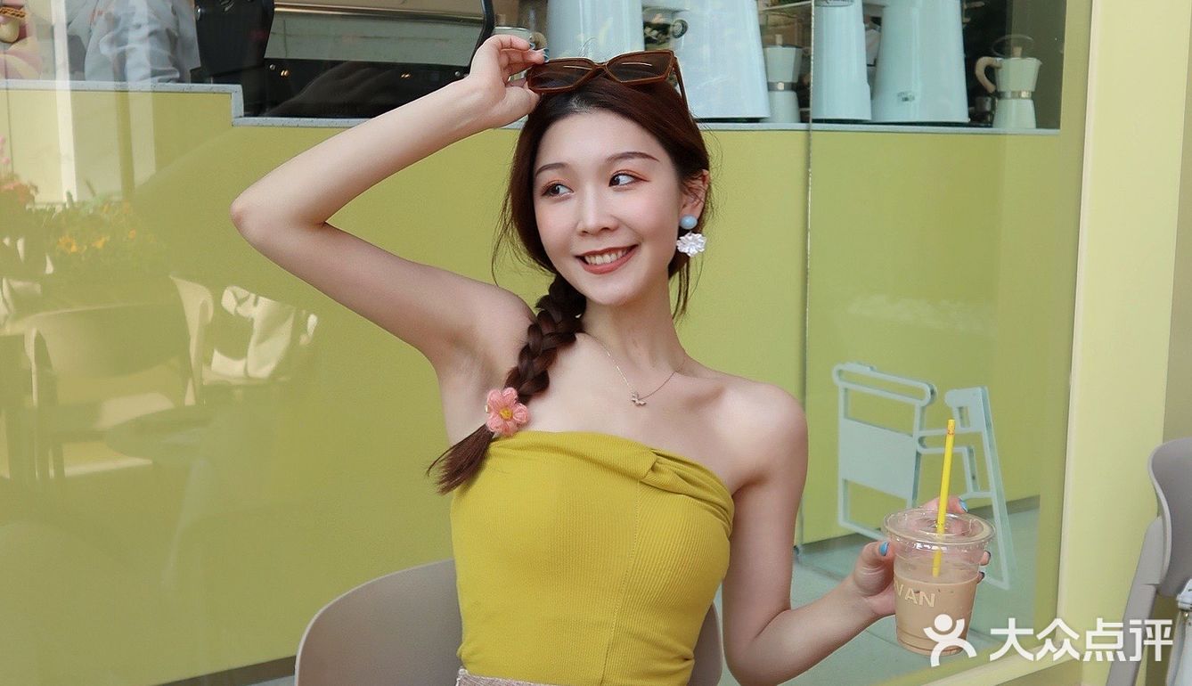 春天气息暖阳的一杯咖啡