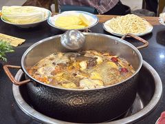 -乳仔牛牦牛汤锅 烤羊排(松潘古城店)