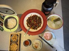 -有红鸡毛店·川菜(建设路店)