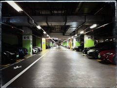 -大宁国际商业广场-地下停车库