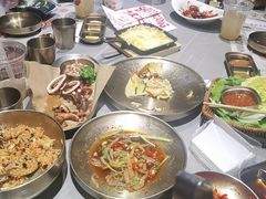 -草家酱蟹炭火烤肉店(珲春南路一店)