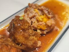 鸭蛋黄狮子头-梅飞酒家(名辉豪庭店)