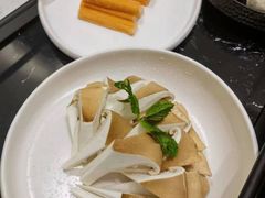-红鼎豆捞·非遗鲍皇汤火锅(宝丰路店)