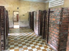 -吐斯廉屠杀博物馆