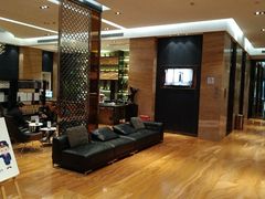 -武汉光谷广场杨家湾地铁站怡程酒店