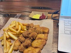 -房角石咖啡与书(吉大南校店)