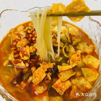 像螺蛳粉丶臭豆腐丶榴莲丶卤煮等这些味道甚是浓重的美食