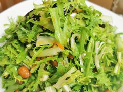 苦苣皮蛋花生米-锅贴王海鲜小馆