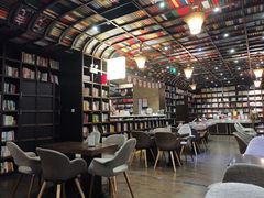 -钟书阁(松江泰晤士小镇店)