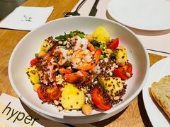 烤菠萝鲜虾松仁酪梨酱沙拉-77COM好吃的意大利菜(老城根店)