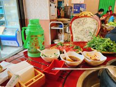 -鲁朗纳麦石锅鸡庄园