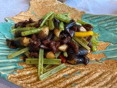 鸡枞菌炒牛柳-汤臣·空中餐厅·严选粤菜(石湾世博广场店)