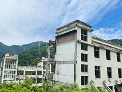 -四川汶川特大地震漩口中学遗址