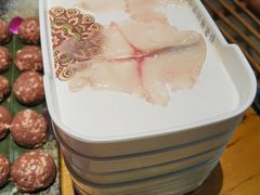 -老牌坊云南鱼豆花火锅(爱建店)