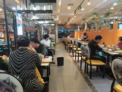 大堂-丛林狼非遗酱骨·现炒餐厅(人民路店)