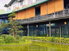 -茅草房·河畔园林火锅