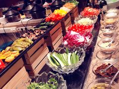 自助取餐区-咖啡苑自助餐厅·中国大饭店