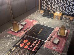 -牛YO寿喜烧·铁板烧和牛火锅自助(市府恒隆店)