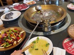 -周老三跷脚牛肉·全牛火锅(非遗传承店)