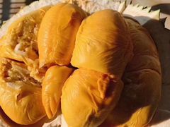 -上海龙吴水胜海发市场