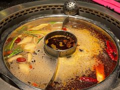 鸳鸯锅底-佰人王串串香火锅(洋珠巷店)