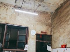 大堂-清泉食杂店