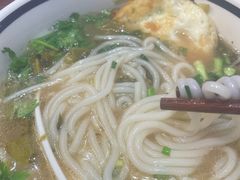 -霸舌生滚牛肉米粉(天生街道店)