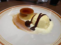 巧克力熔岩蛋糕配香草冰淇淋-萨莉亚意式餐厅(杭州滨江天街店)