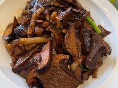 小炒牛肝菌-大队长大灶鹅