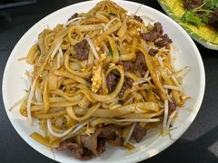 炒牛肉粿条-皮蛋弟砂锅店(总店)