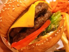 -The Habit Burger Grill 哈比特汉堡(复兴soho店)