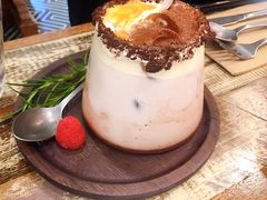 -FLOVIE FLORIST CAFE