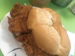 猪扒包-胜利茶餐室