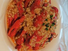 -肥肥虾庄·金牌油焖大虾(汉街SKP店)
