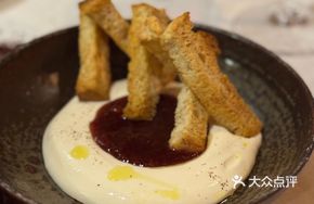 House-made Fresh Whey Cheese with Homemade Berries