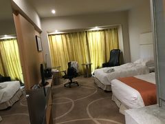 -上海虹桥西郊假日酒店